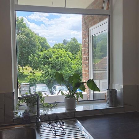 Bright Spacious Airy 2 Bed Flat Ealing Exterior photo
