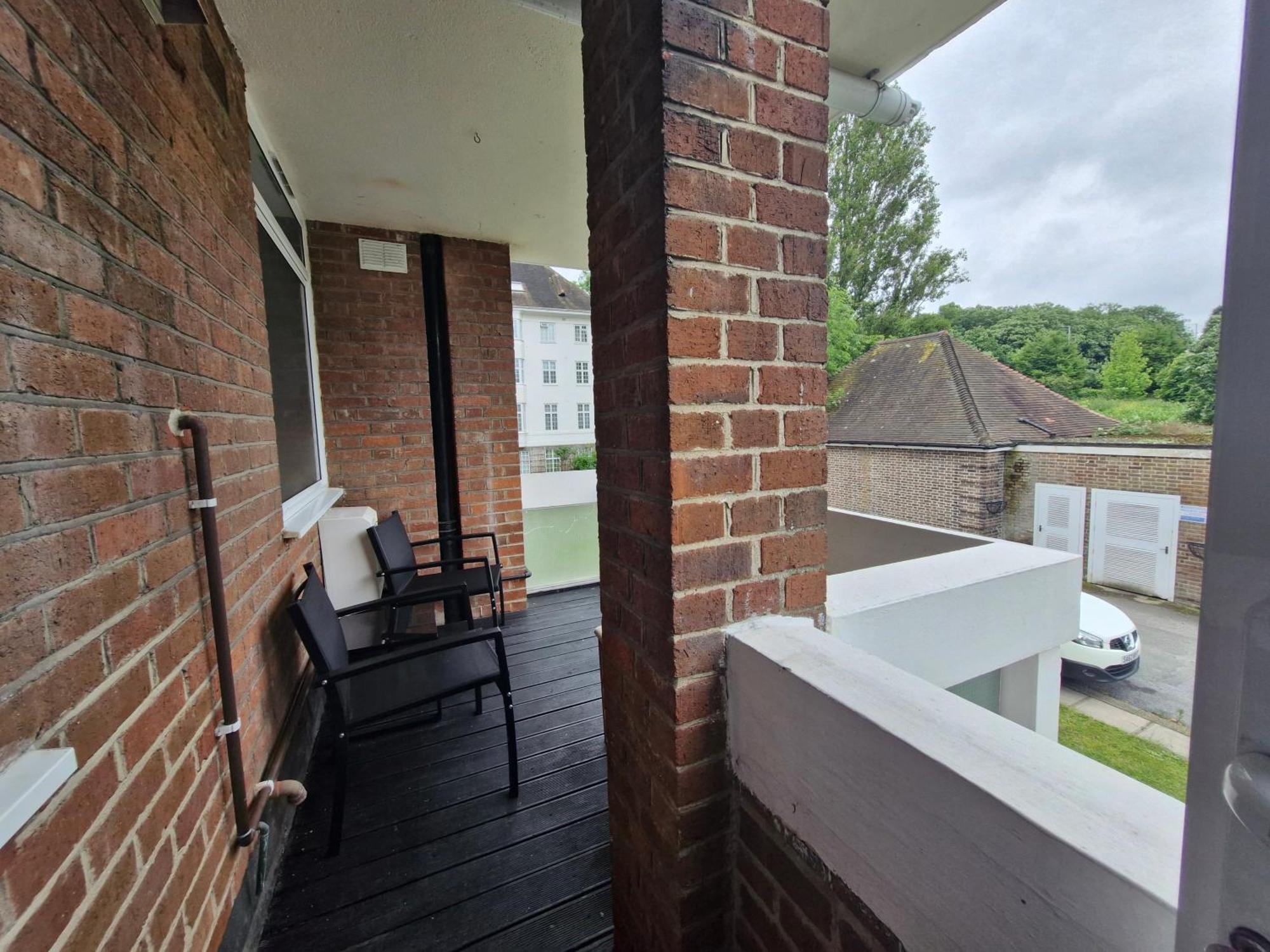 Bright Spacious Airy 2 Bed Flat Ealing Exterior photo
